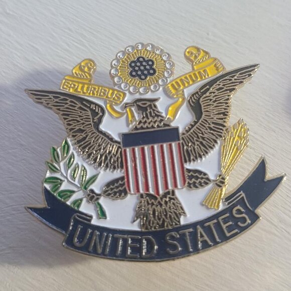 United States Of America Large Eagle Lapel Jacket Pin - Picture 1 of 4